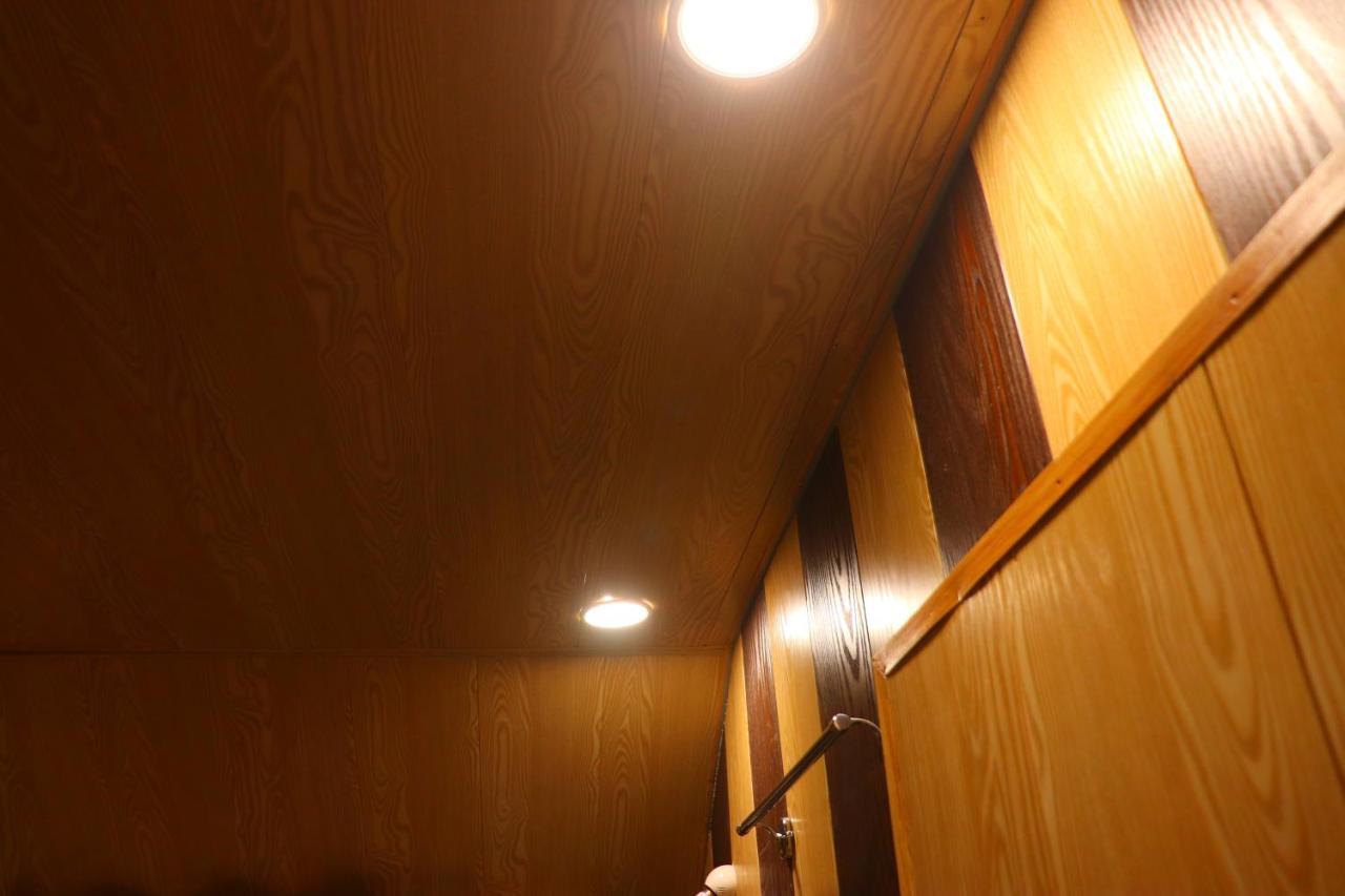 House Boat New Pala Palace Srinagar  Bagian luar foto