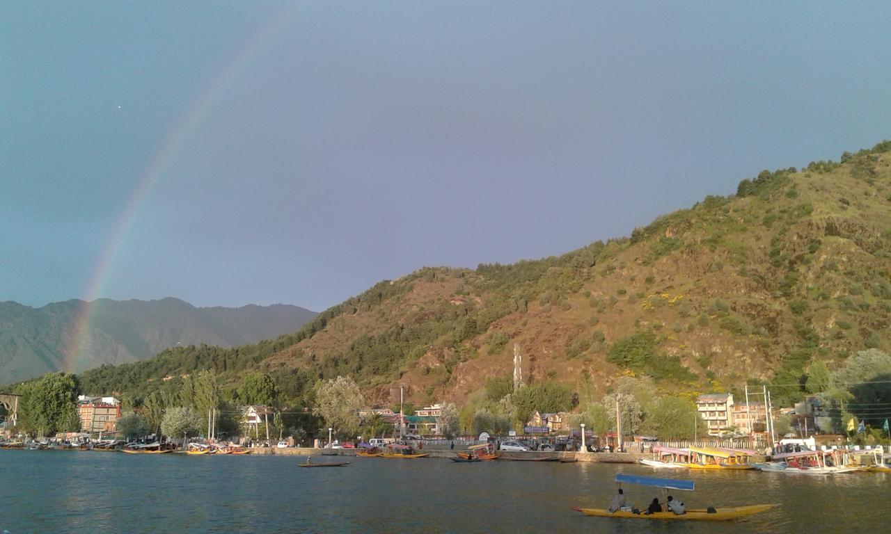 House Boat New Pala Palace Srinagar  Bagian luar foto