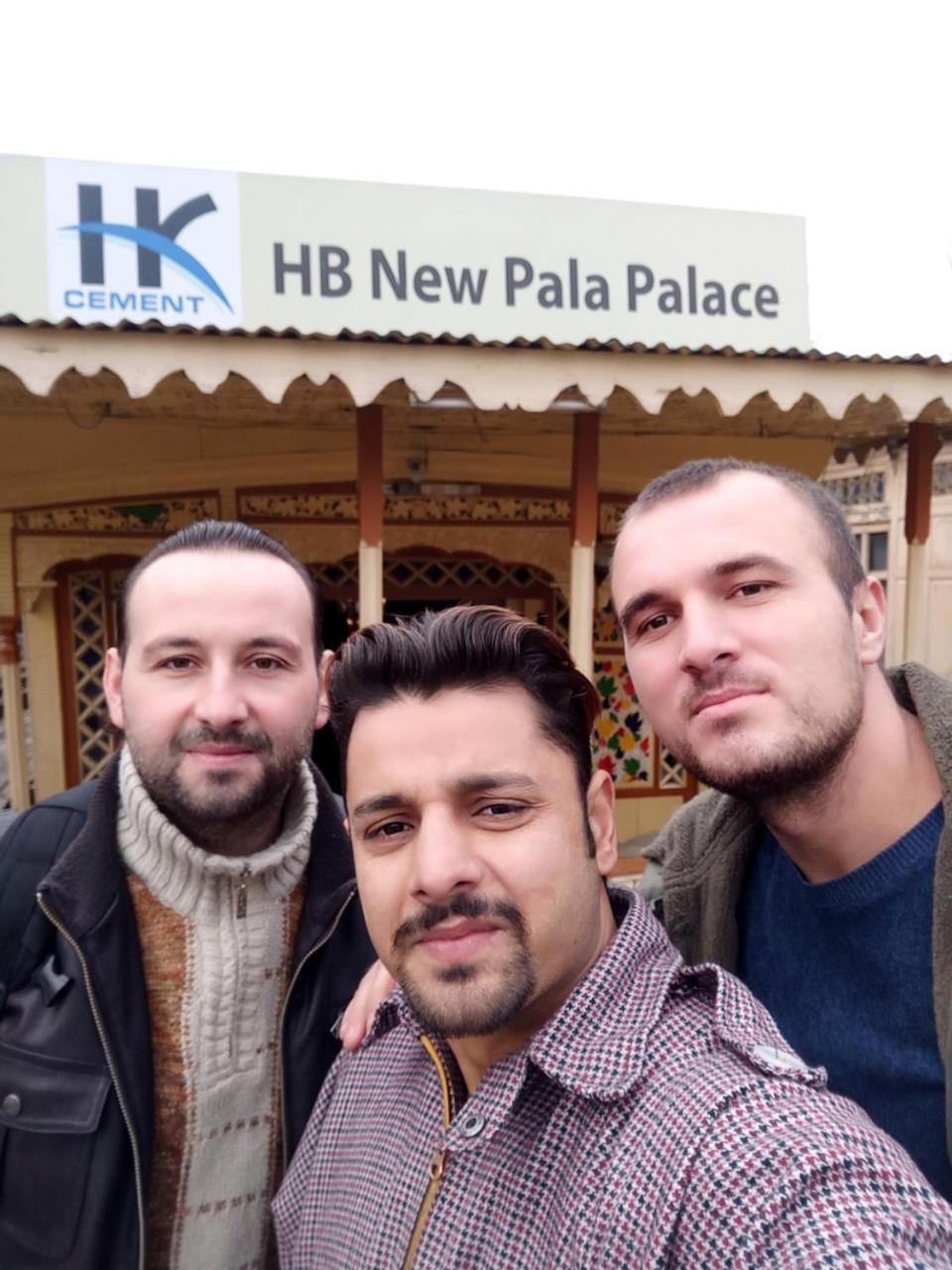 House Boat New Pala Palace Srinagar  Bagian luar foto