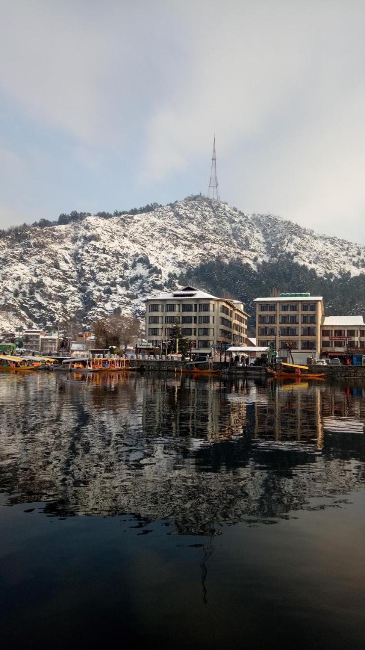 House Boat New Pala Palace Srinagar  Bagian luar foto